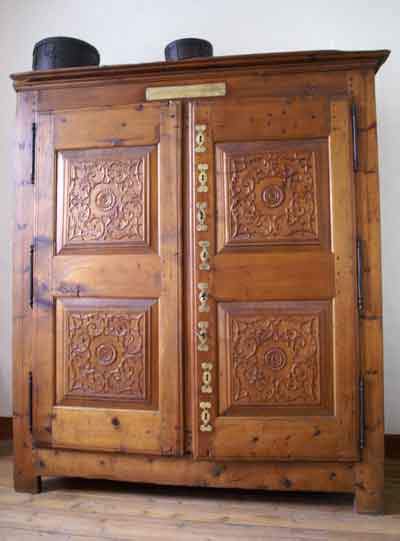 armoire-aux-8-serrures-symbole-de-l-escarton-du-queyras-60.jpg